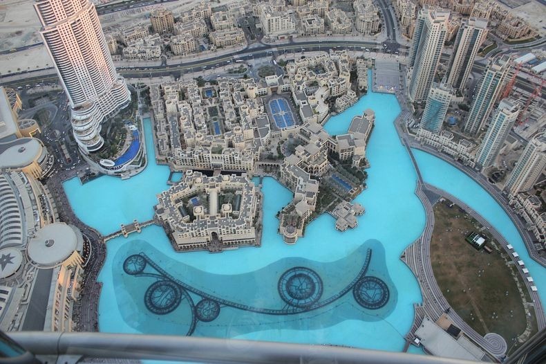 The Dubai Fountain - น้ำพุเต้นรำที่ใหญ่ที่สุดในโลก