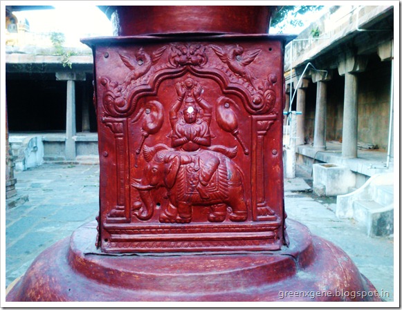 Jeenaswamy Trilokyanathar Temple : Kanchipuram Jain Temple : Flag Pole Carvings