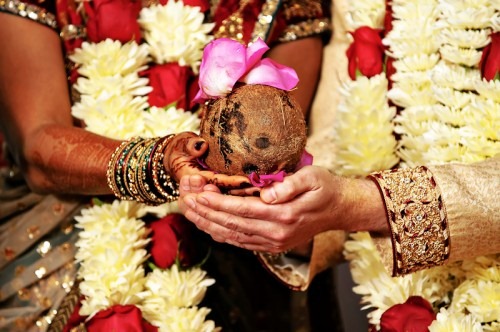[South-Asian-Indian-Wedding-Baltimore-Harbor-Ceremony4-500x332%255B3%255D.jpg]