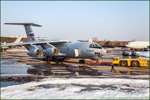 Фотографии тяжелого военно-транспортного самолета Ил-76МД-90А.