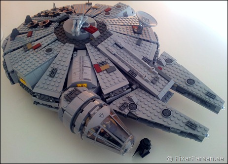 Färdigbyggd-Stängd-Millenium-Falcon-Lego-7965