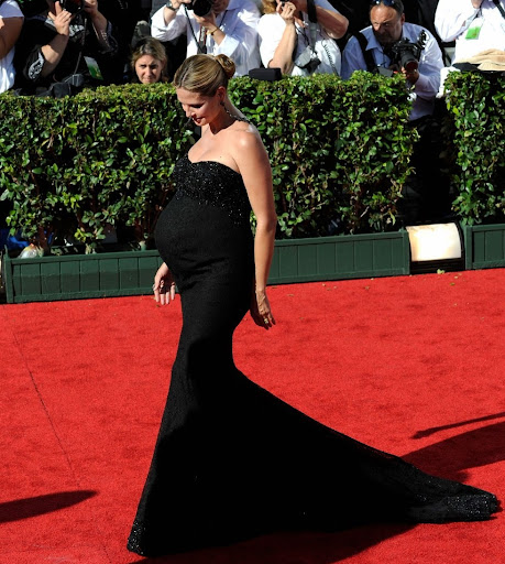 http://lh3.ggpht.com/-uze66NFXQb8/Srb8502RiYI/AAAAAAAABR8/WhCZTzg8Nok/heidi-klum-emmy-awards-2009-07.jpg