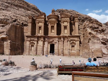 Obiective turistice Petra: Manastirea