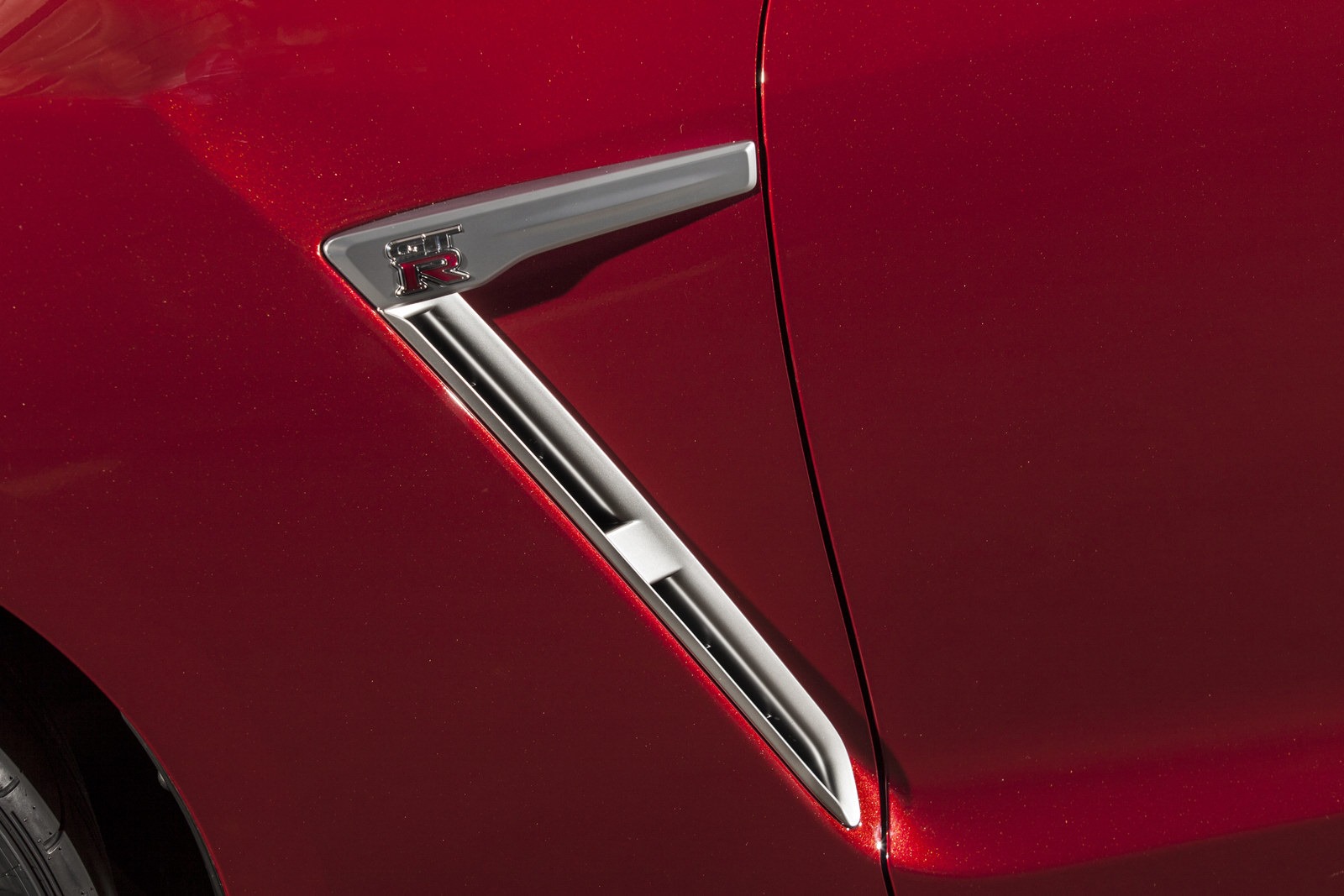 [2015-Nissan-GT-R-12%255B2%255D.jpg]