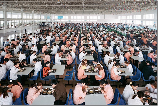 Edward Burtynsky - Manufacturing #11, Youngor Textiles, Ningbo, Zhejiang Province, China, 2005