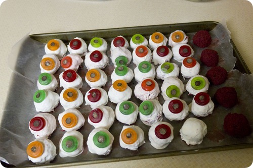 eyeball cake balls 02
