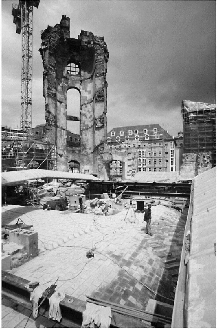 Начало реставрации церкви Девы Марии в Дрездене