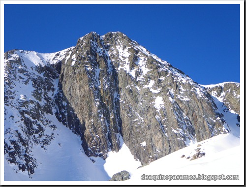 Intento al Corredor Nefropatia 200m D  90º (Pico Piedrafita 2965m, Pirineos) (Isra) 7538