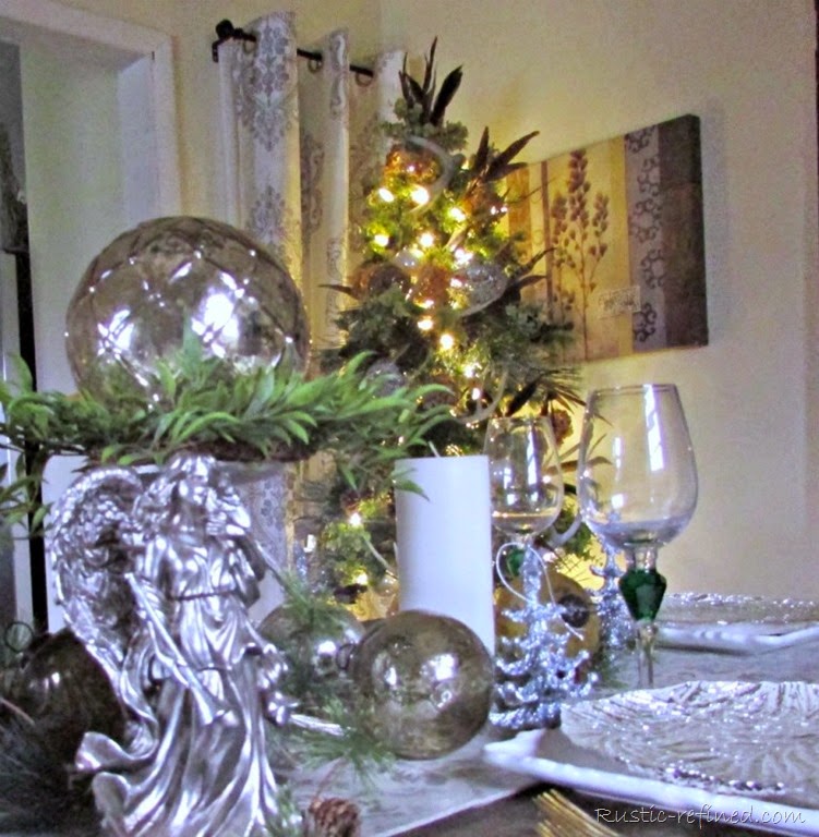 [silver%2520white%2520and%2520gold%2520holiday%2520tablescape%255B2%255D.jpg]