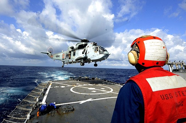 Indian Navy Helicopter aboard US Warship