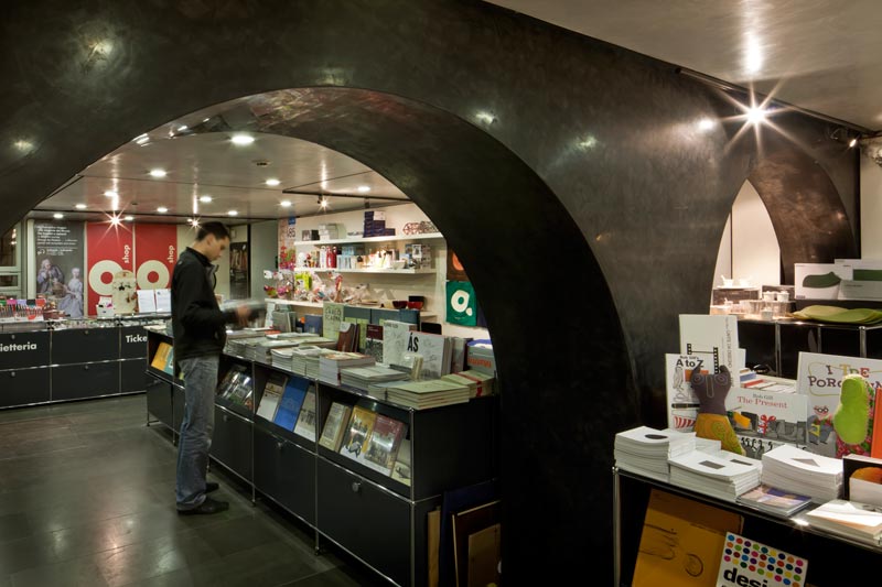 Bookshop 1 ©ORCH chemollo
