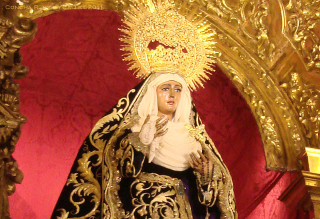 Esperanza de Triana de luto - Novbre 2011 1am.jpg