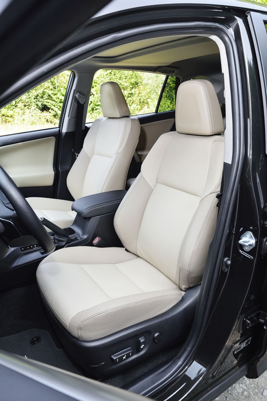 [Toyota-Rav4-44%255B3%255D.jpg]