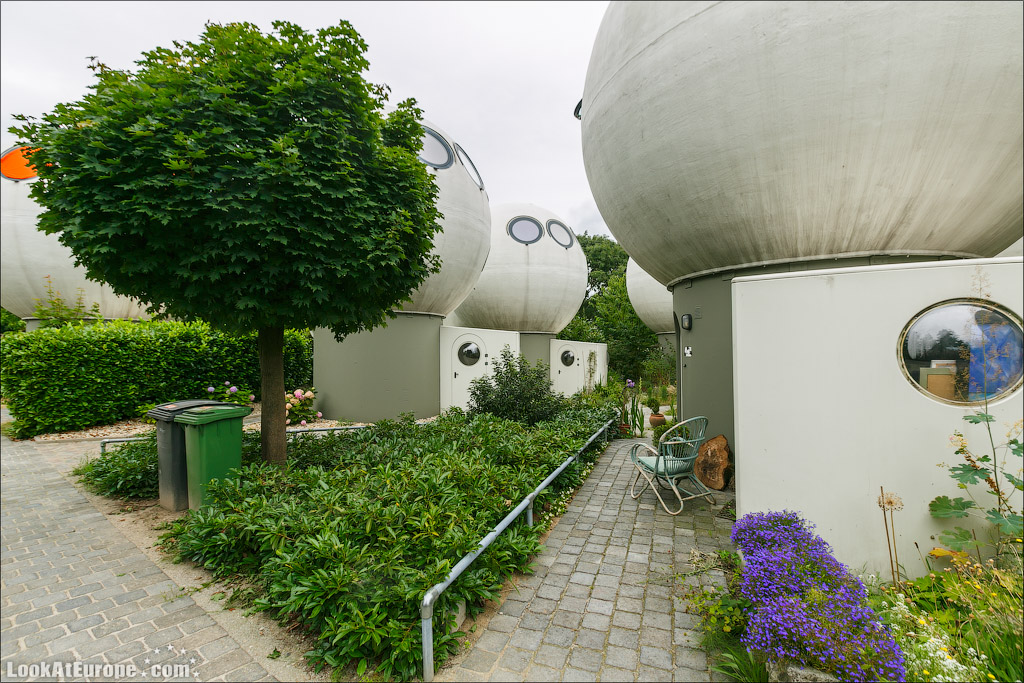 LookAtEurope.com - Фотогалоп по Европе. Чехия, Германия, Голландия.  Дома шары в голландском городе Хертогенбош | Holland, Bolwoningen Houses of Hertogenbosch