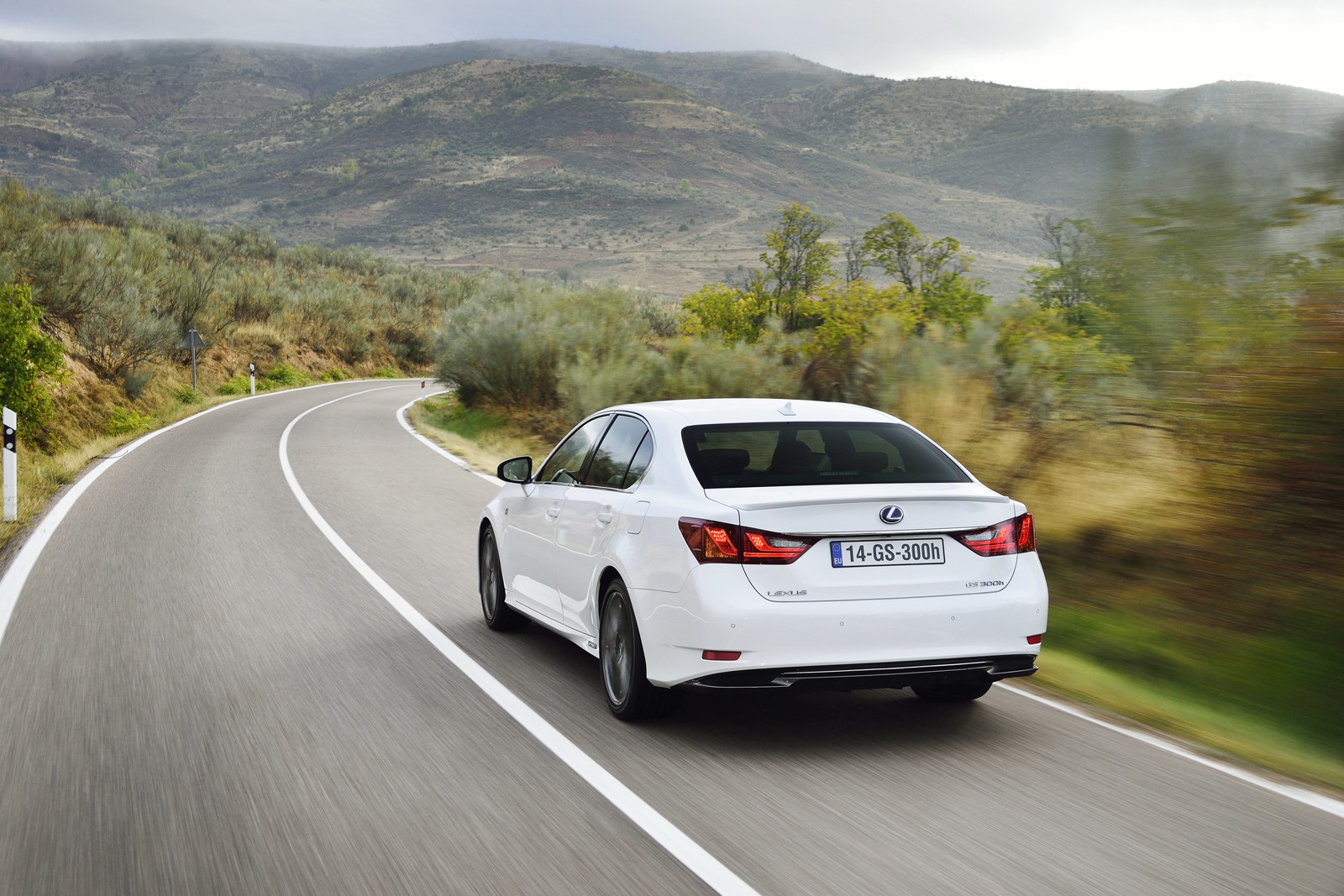 [Lexus-GS-300h-73%255B2%255D.jpg]