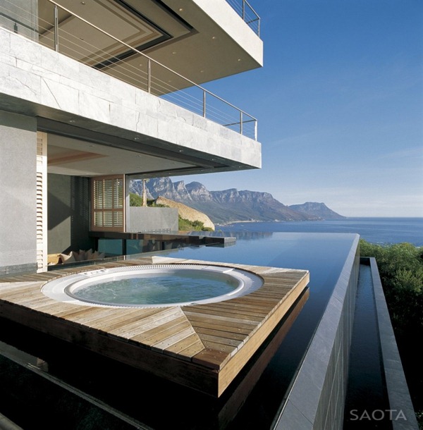 jacuzzi-y-piscina-exterior-casa-de-lujo jacuzzi-y-piscina-exterior-casa-de-lujo
