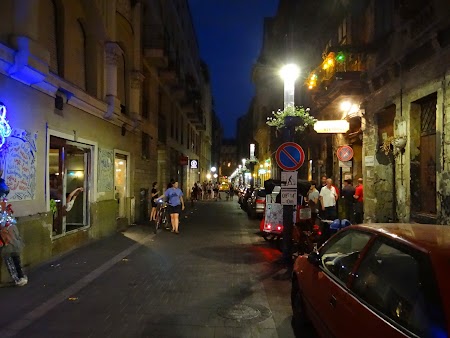 29. Pe strada cu Szimpla.JPG