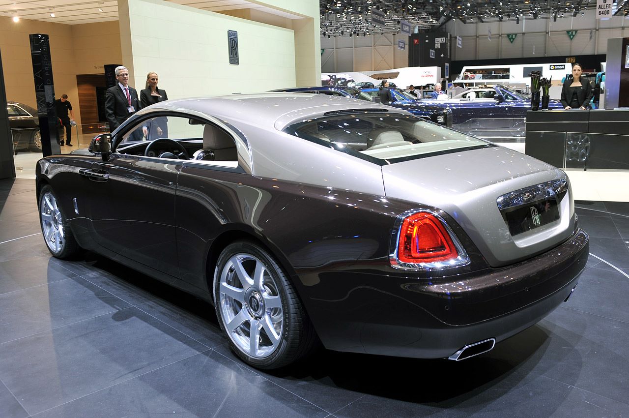 2014_Rolls-Royce_Wraith_1.jpg