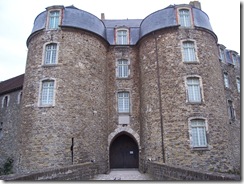 2012.08.05-040 porte du château
