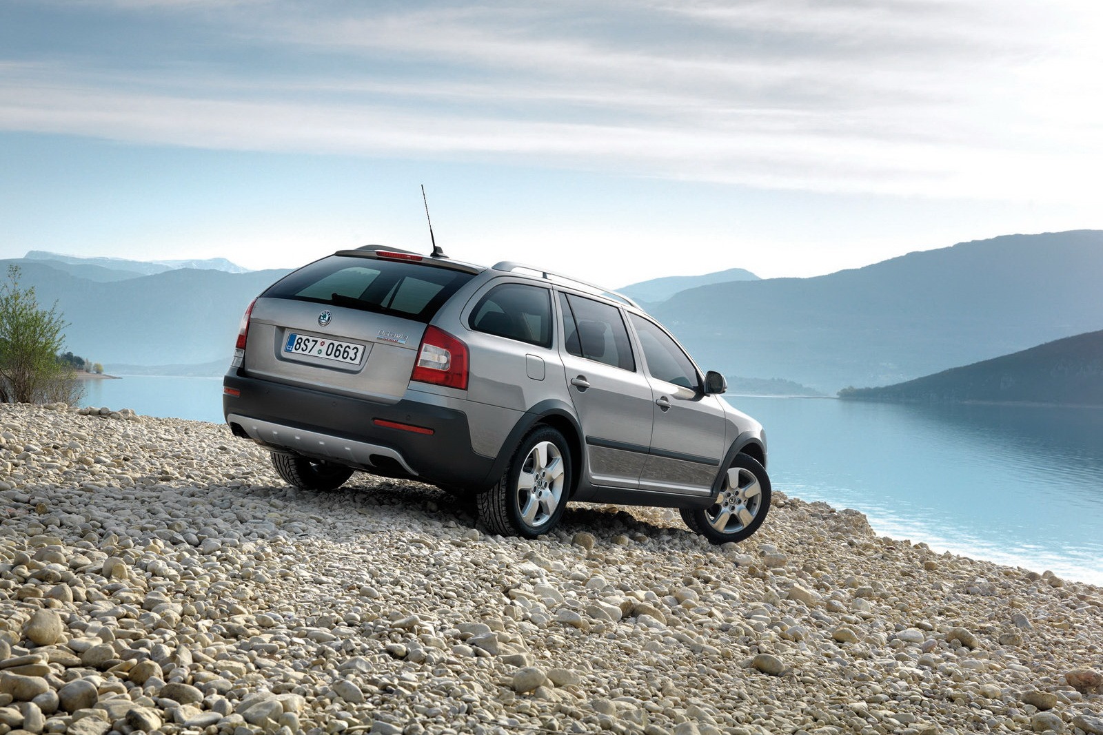 [2009-Skoda-Octavia-Scout-6%255B2%255D.jpg]