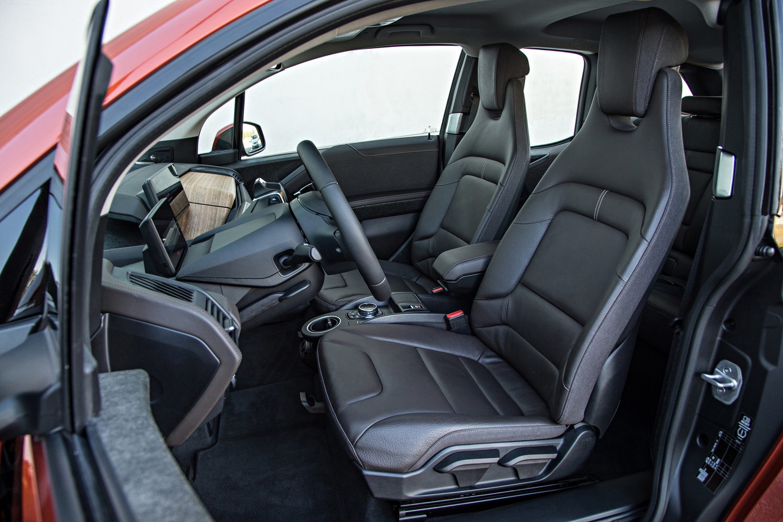 [2014-BMW-i3-43%255B2%255D.jpg]