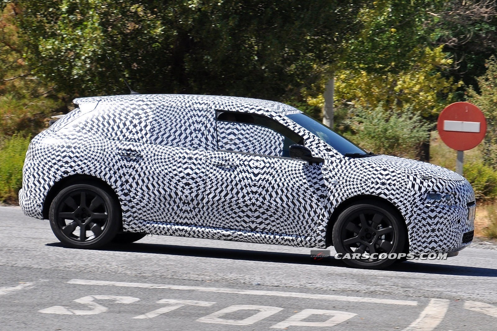 [2015-Citroen-C4-Cactus-4%255B3%255D%255B2%255D.jpg]