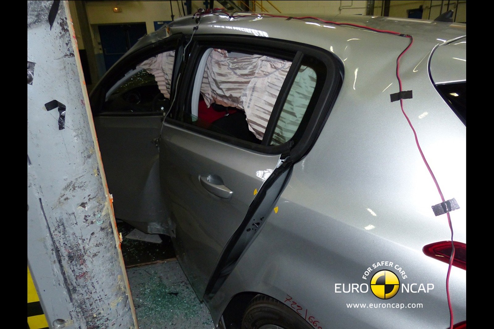 [Peugeot-308-EuroNCAP-4%255B3%255D.jpg]
