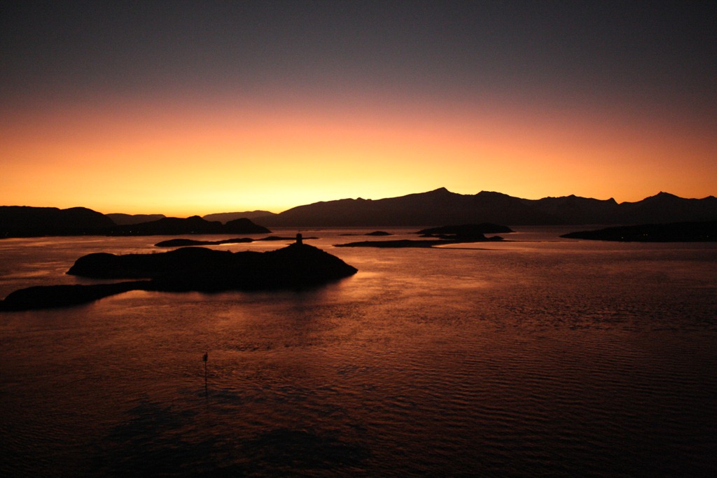 [2PM-Arctic-Sunset4.jpg]