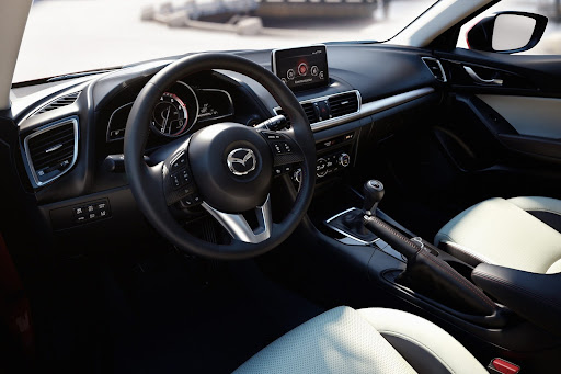 2014-Mazda3-14.jpg