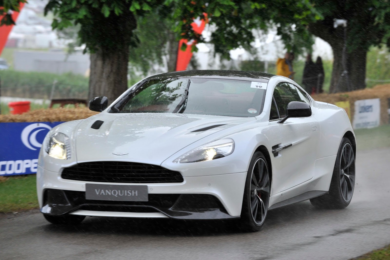 [Aston-Martin-16%255B2%255D.jpg]