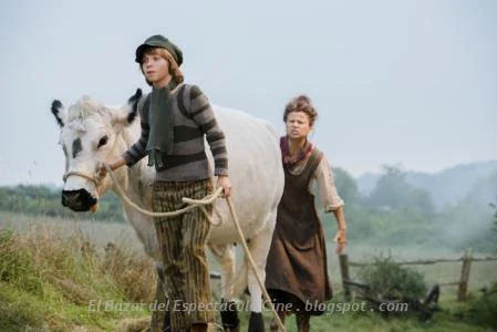 Into-The-Woods-01562_R.png