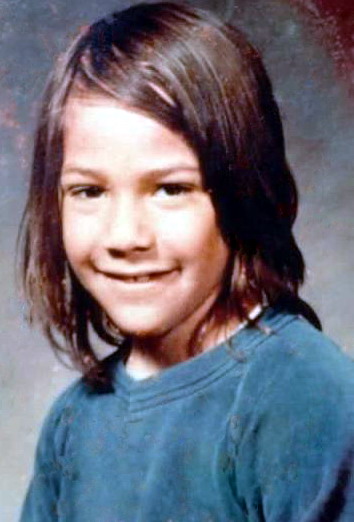 [Image: keanu_reeves_childhood_photos-%257B4%257D.jpg]