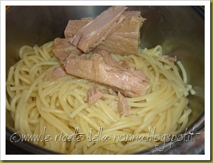 Spaghetti con tonno sott'olio e germogli misti (3)