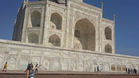 07. Taj Mahal - Agra, India.jpg