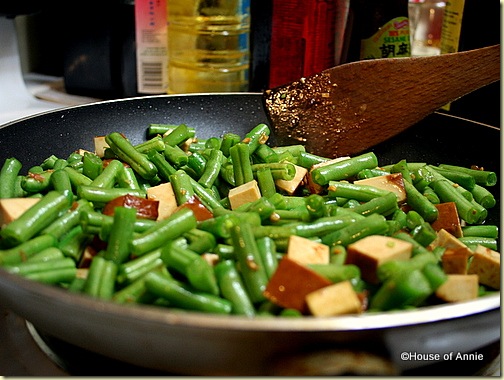 stir-fried green beans with savory tofu