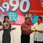 90年同学在当晚筹到8千元，捐给学校