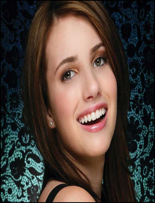 emma-roberts-smile
