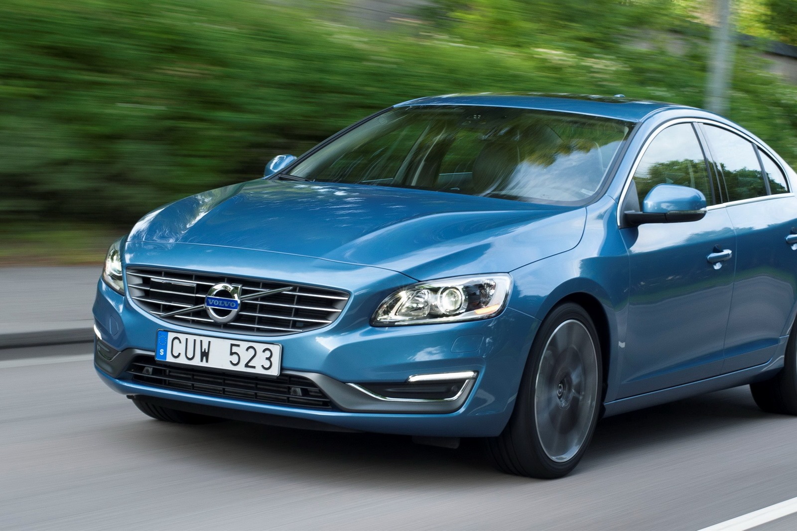 [Volvo-New-Engines-12%255B2%255D.jpg]