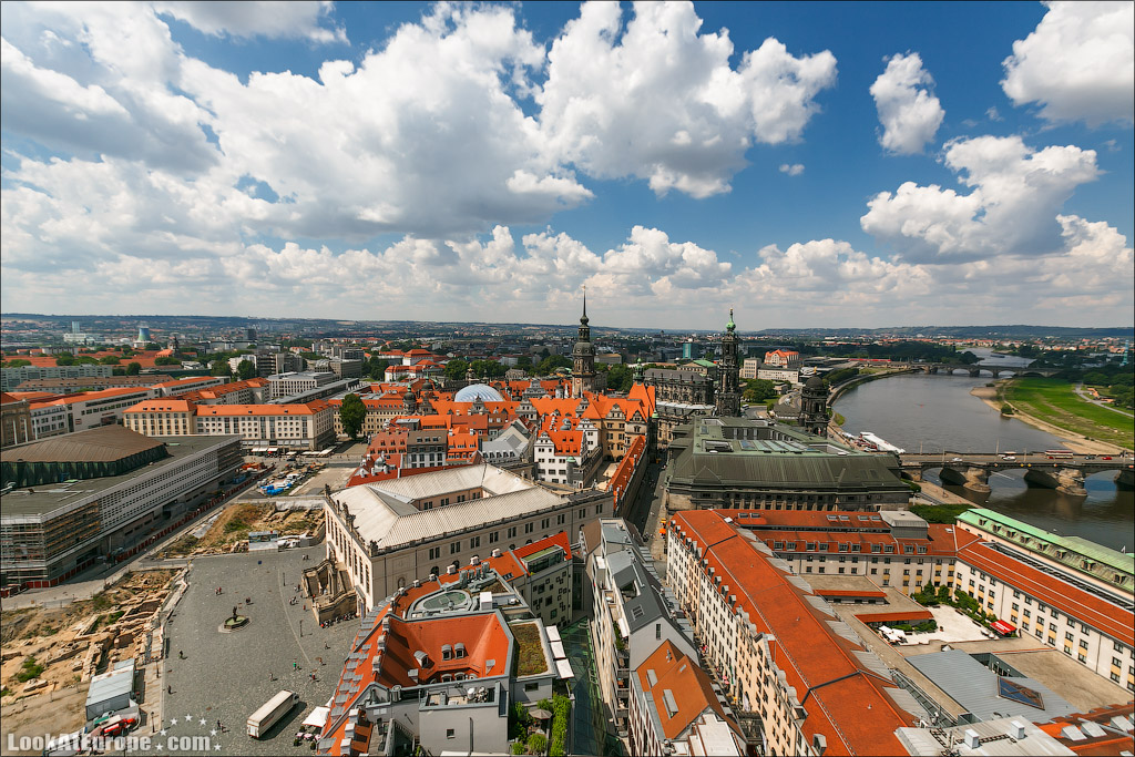 Шпили дрезденского замка, кафедрального собора и мост Августа