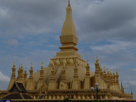 8. Pha That Luang, cel mai important templu din Laos.JPG