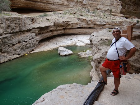 Trekking in Wadi Shab