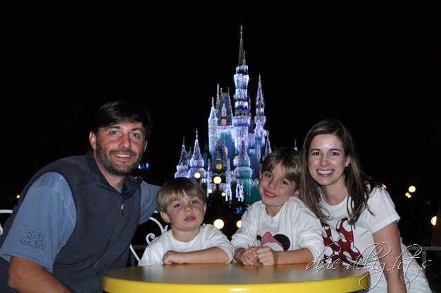 [Disney%2520December%25202012%2520543%255B3%255D.jpg]