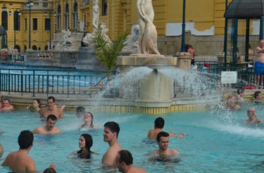 Melody under the fountain  at the Szechenyi Baths