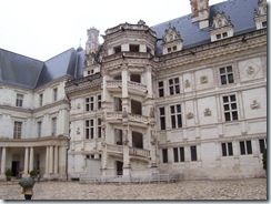 2004.08.28-025 façade intérieure du château