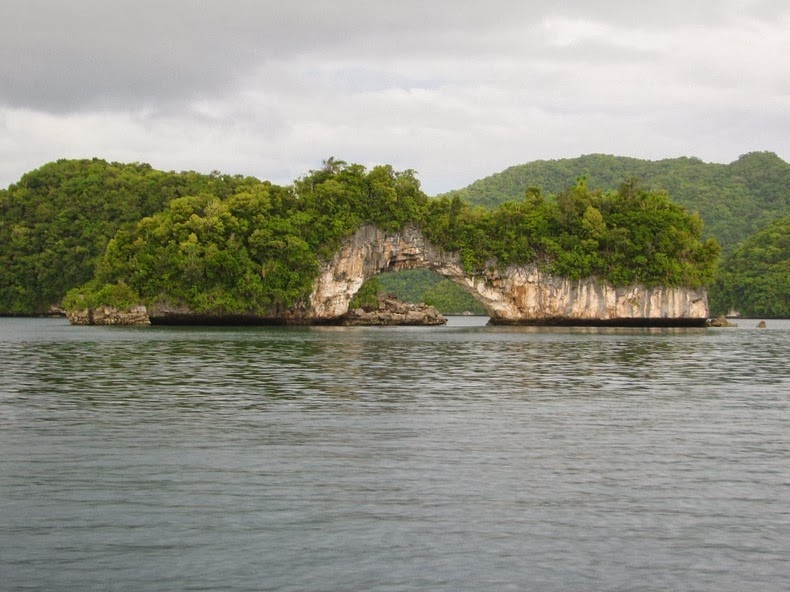 rock-islands-palau-19