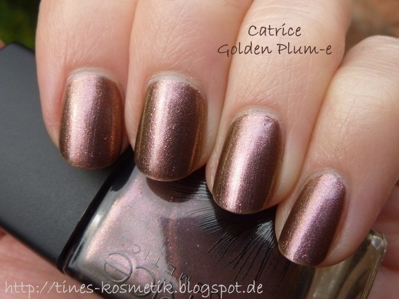 Catrice Feathered Fall Golden Plum-e 2