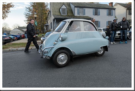 Katie's Cars and Coffee - BMW Isetta