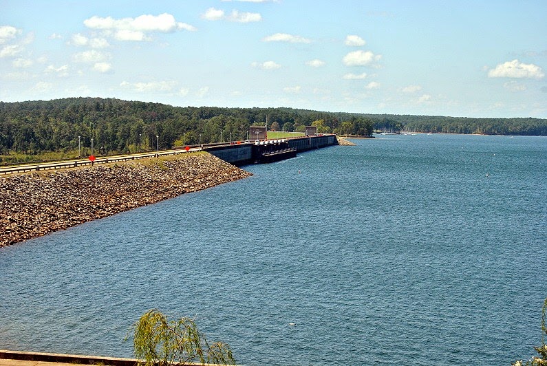 [04b---view-of-Lake-Thurmond-Dam-from%255B2%255D.jpg]