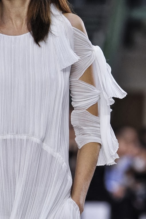 [Chloe%252BSpring%252B2014%252BDetails%252B4jqw_XYrJPvx%255B4%255D.jpg]