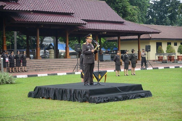 [hari%2520ibu%2520polri1%255B3%255D.jpg]